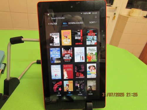 Amazon Fire Tablet Red (7th generation) , working , wireless, Alexa - VGC Bundle