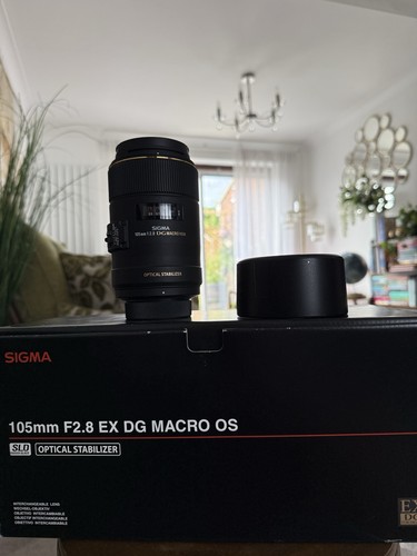 Sigma EX 105mm F/2.8 OS HSM DG Lens - Picture 8 of 14