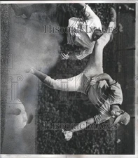 LARGE 1973 Press Photo Astro Roger Metzger John Edwards Cub Jose Cardenal Stolen