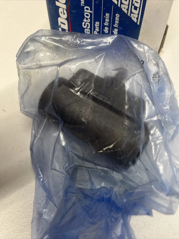 Cilindro de rueda de freno de tambor trasero genuino GM 18029230 Foto 3 de 3