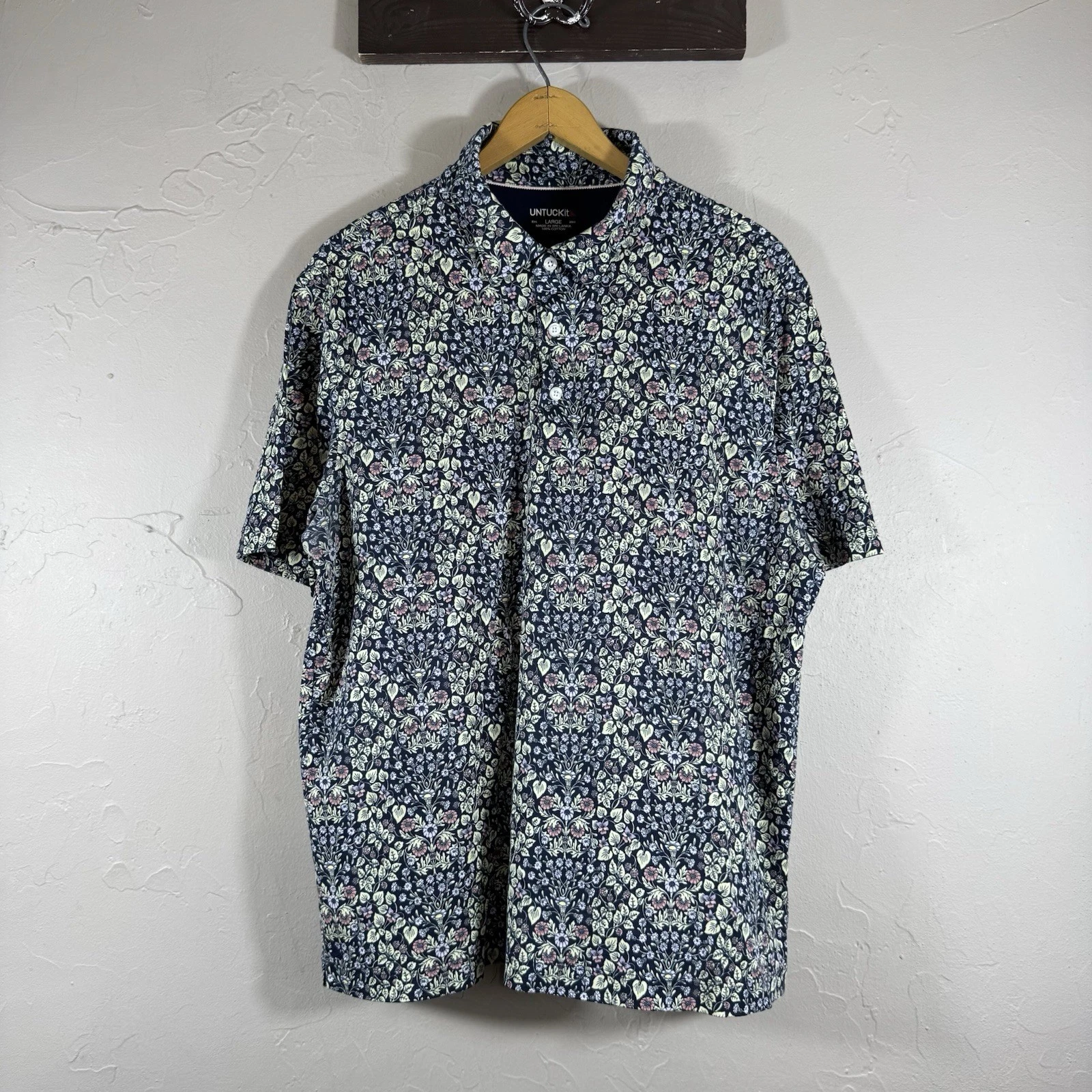 UNTUCKit Britton Shirt Mens L Navy Floral AOP Short Sleeve Performance Stretch
Opens in a new window
