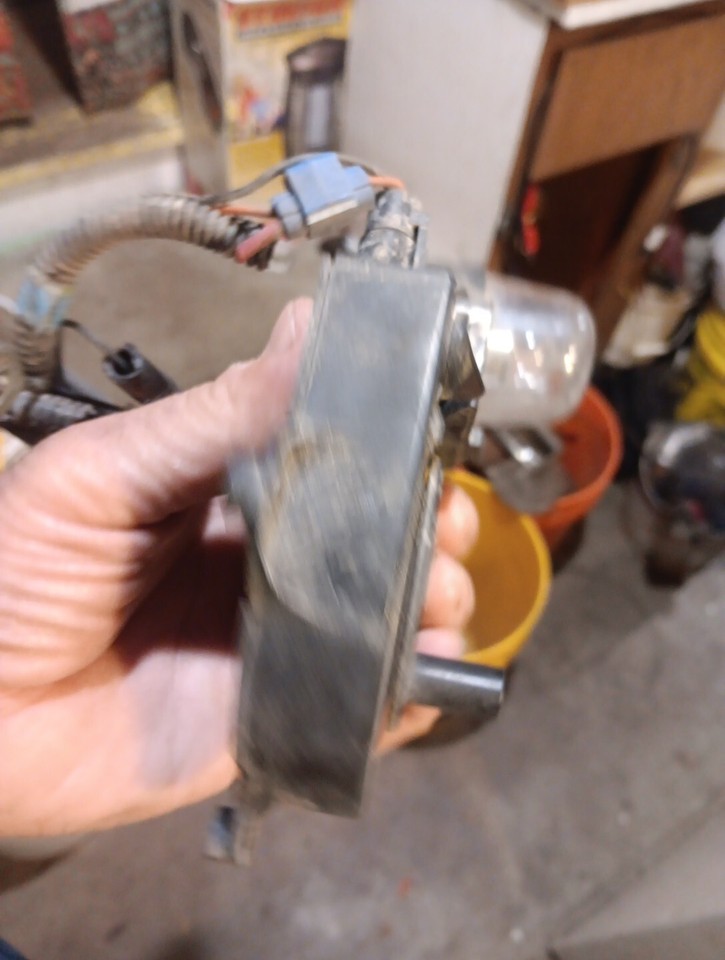 198896 Chevy Silverado GMC Truck Suburban Under Hood Retractable Light