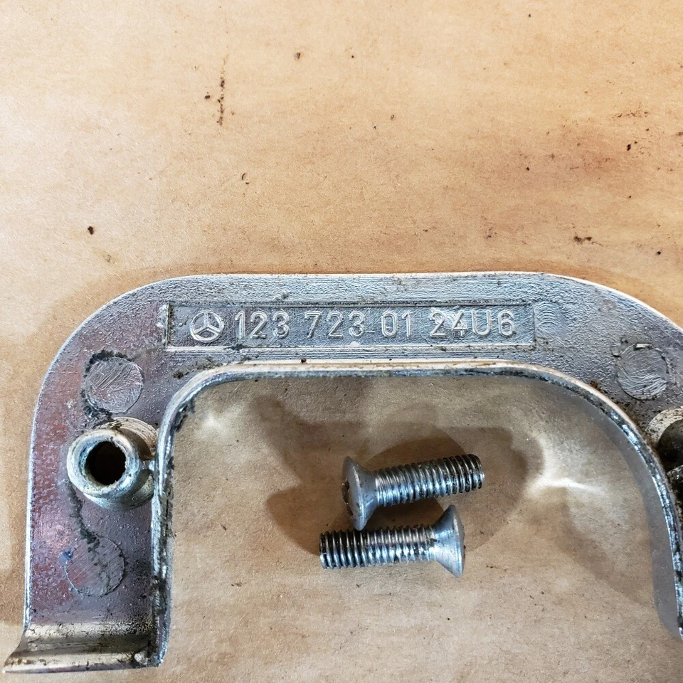 Cierre de puerta delantero derecho interior cromado Mercedes Benz W123 300TD 1237230124 OEM Foto 4 de 4