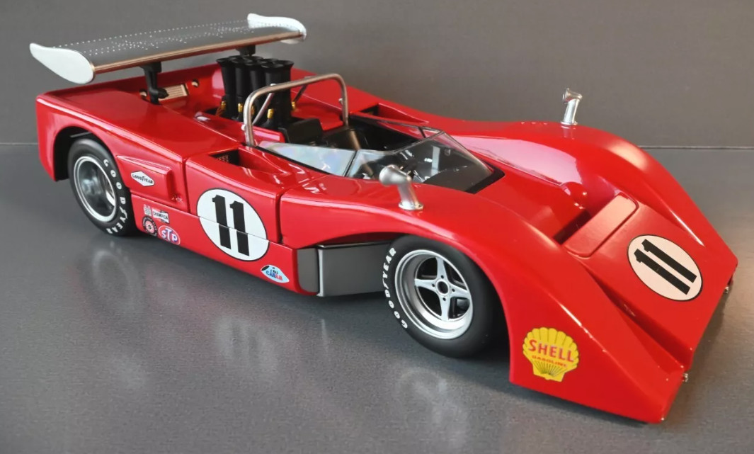 Mclaren w/Chevrolet 55Chevy57 Corvette V8 Engine1:18SCALE1966MODEL1957 1963 1967