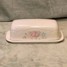 Vintage Pfaltzgraff Tea Rose 1/4 lb. Covered Butter Dish