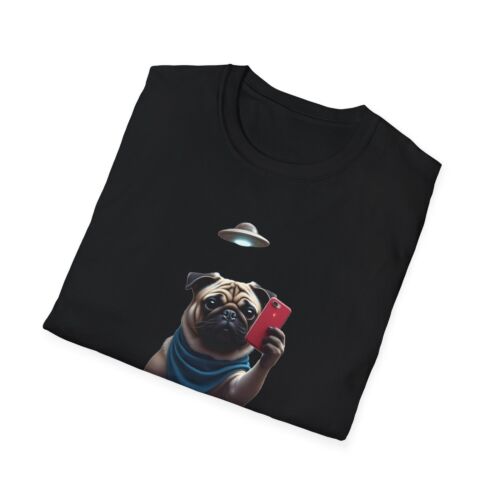 Pug Taking Selfy with Flying Saucer, Softstyle T-Shirt, Funny, Dogs, Alien. - Picture 5 of 5