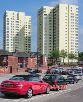 PHOTO  SANDOWN COURT AVENHAM LANE PRESTON TWO SEVENTEEN-STOREY TOWERS BY BUILDIN
