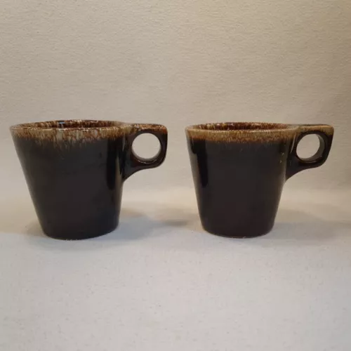 2 Vintage Hull Oven Proof Brown Drip Glaze 10 OZ Coffee Mugs Tea Cups 3.5" USA