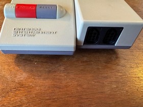 Nintendo NES-101 TOP LOADER Console System Cords 2 Controllers SM3 WORKING!