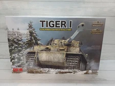 Tiger I W Fullinterion Clear Of The Hull Rfm Ryefield Model IsK01
