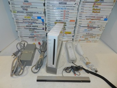 White Nintendo Wii Console System Bundle w/ Controller + 5 FREE GAMES Tested