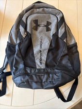 Zaino Under Armour Storm nero con cinghie imbottite più scomparti