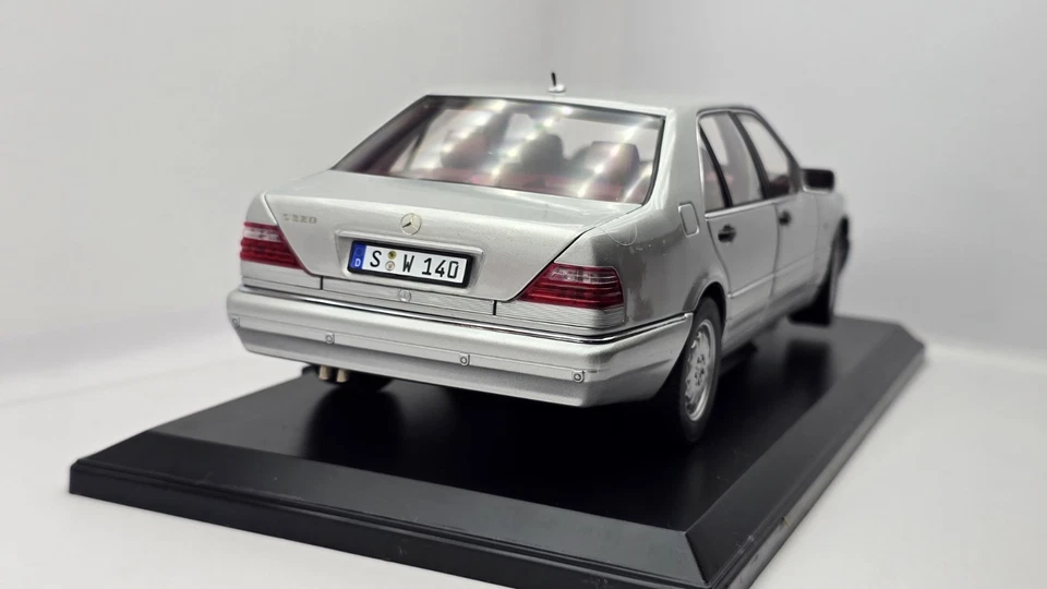Mercedes-Benz Classe S W140 S320 NOREV DEALER 1:18 - Imagen 4 de 4