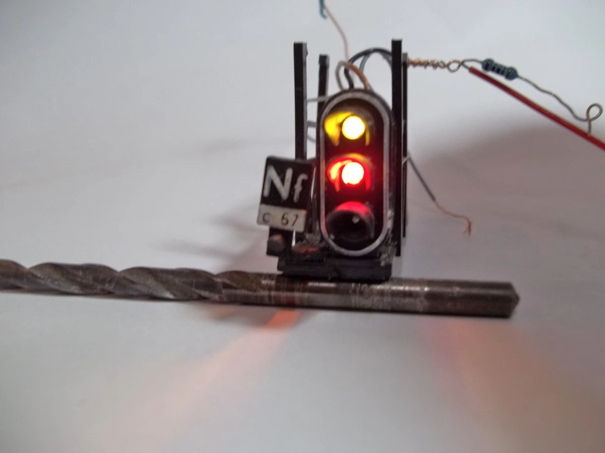 Panneau De Signalisation Disque Rouge Pour Modélisme Ferroviaire HO - Rappel Ralentissement 3 Feux