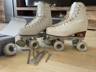 Verkaufe hier die Rollschuhe für den Rollkunstlauf /Antares Variant und mehr 