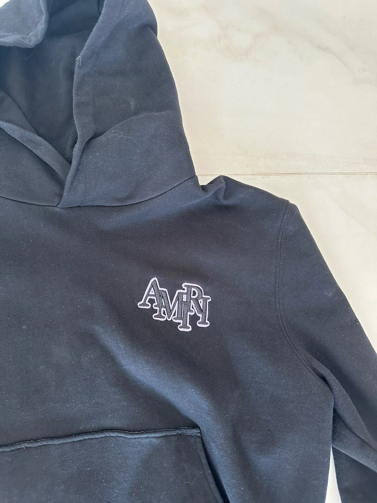 FELPA CON CAPPUCCIO AMIRI LOGO SFALSATO TAGLIA MEDIA OTTIME CONDIZIONI NO STRAPPI NO STRAPPI