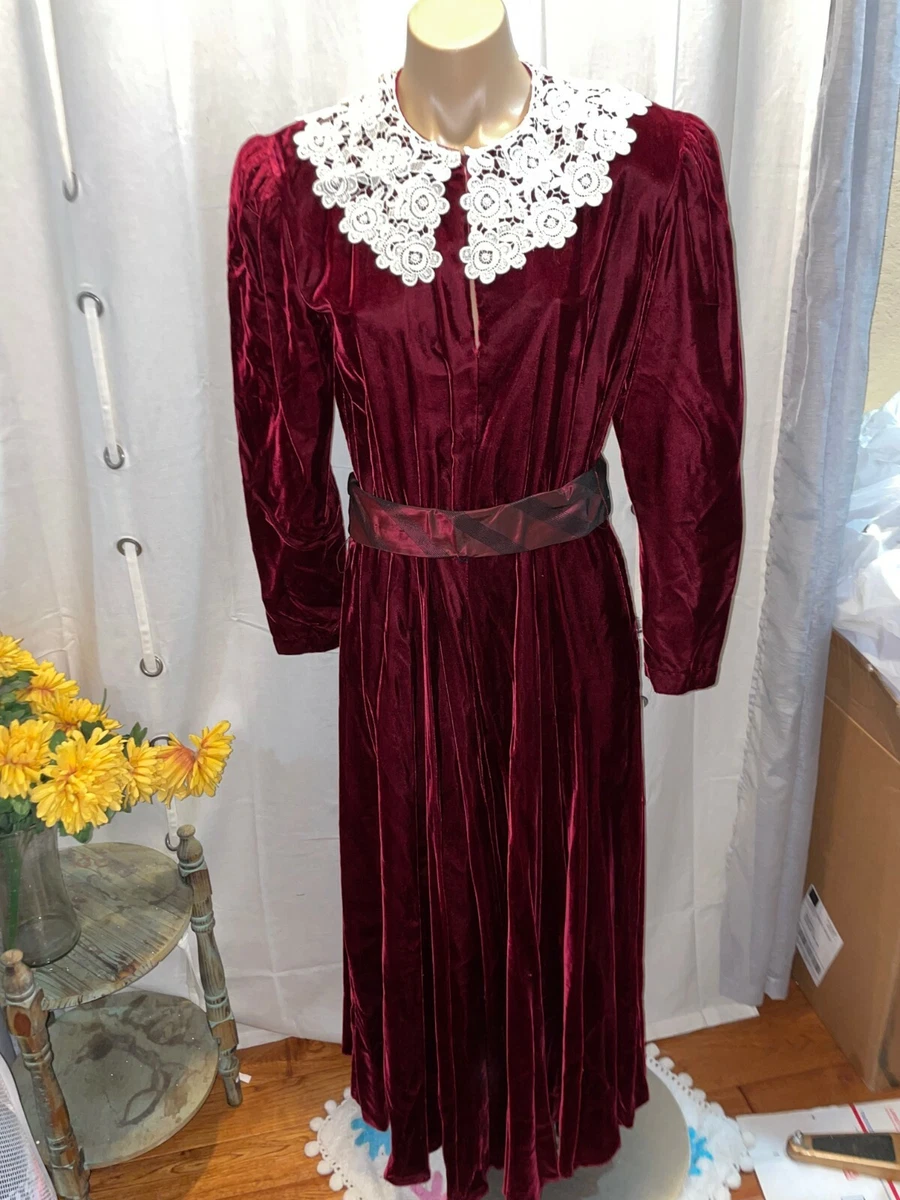 VTG Donna Morgan for Non Stop Women Vintage Red Velvet Lace Collar