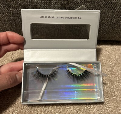 PUR Cosmetics Pro Eyelashes 3D False Strip Lashes Style Bombshell Brand New