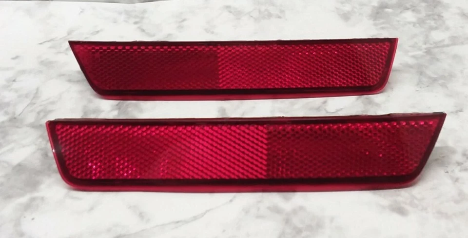 Reflector de luz de parachoques trasero izquierdo y derecho original Chevrolet Equinox 2010-2017 Foto 3 de 4