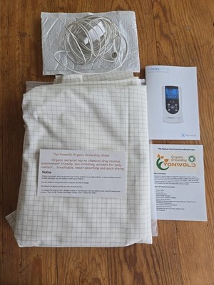 Yonwold Organic Grounding Sheet 60x80 Inch Grid Pattern White GOTS Certified