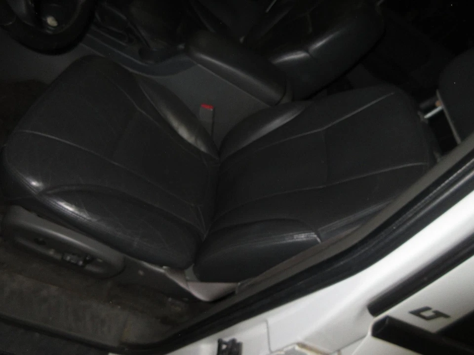 二手右前门总成前部适合:2003 雪佛兰 Trailblazer ext Front — 第 2/4 张图片