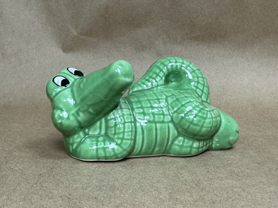 Vintage Green Ceramic Alligator Crocodile Figurine  3.25    Mid Century Modern