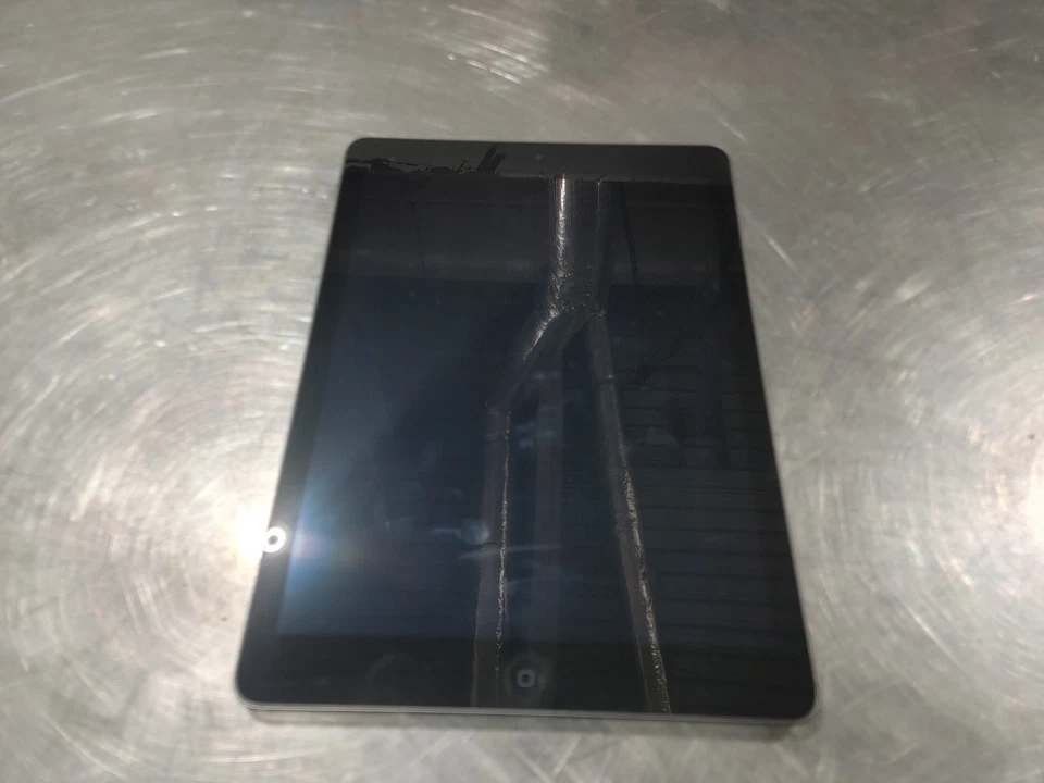 Excellent Condition Apple iPad Air A1474 WiFi 16GB Grey with Blue Apple Folio - Image 3 of 4