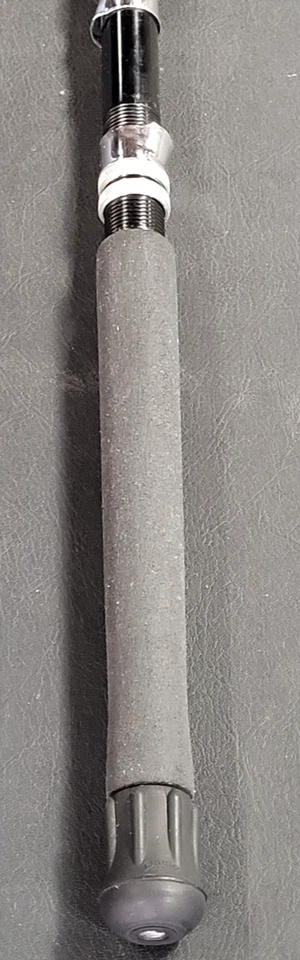 North Fork Musky Lunger Spinning Rod, 8'6", 5 Alumina Guides, Foam Grip, EX Cond - Image 2 of 4