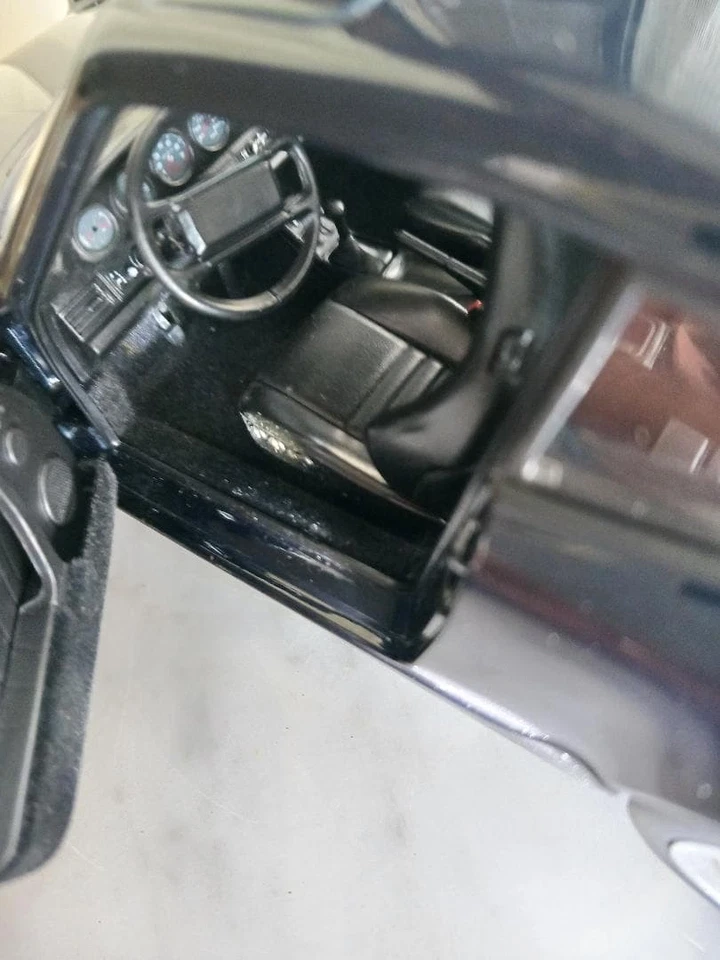 Norev 1/18 Scale Porsche 911 (964) Diecast Model Car Replica Collectible Display - Image 4 of 4