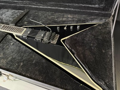 2008 B.C. Rich NJ Deluxe Jr. V - Black - B.C. Rich Case - Seymour Duncan Pickups