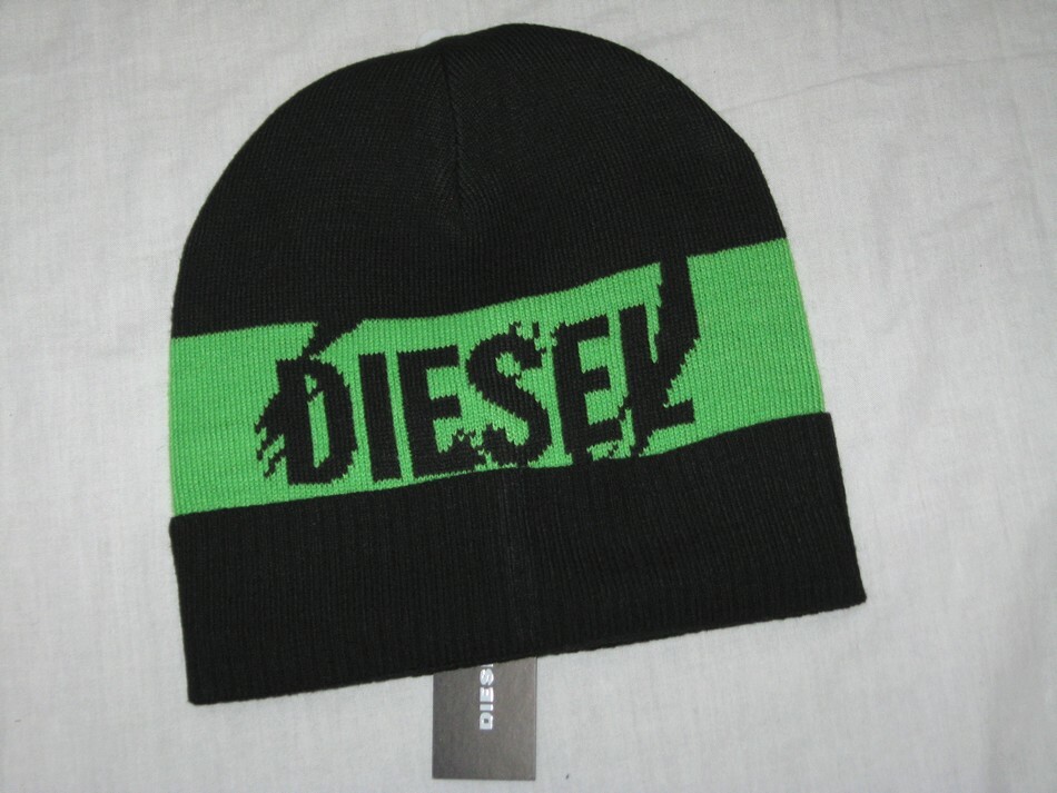 BNWT  DIESEL Cuff Knitted Beanie Hat  Black Green  Age 5-8