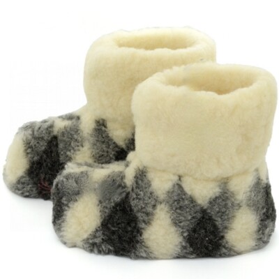 US/CA MEN SIZES. SHEEP WOOL SLIPPERS BOOTIES