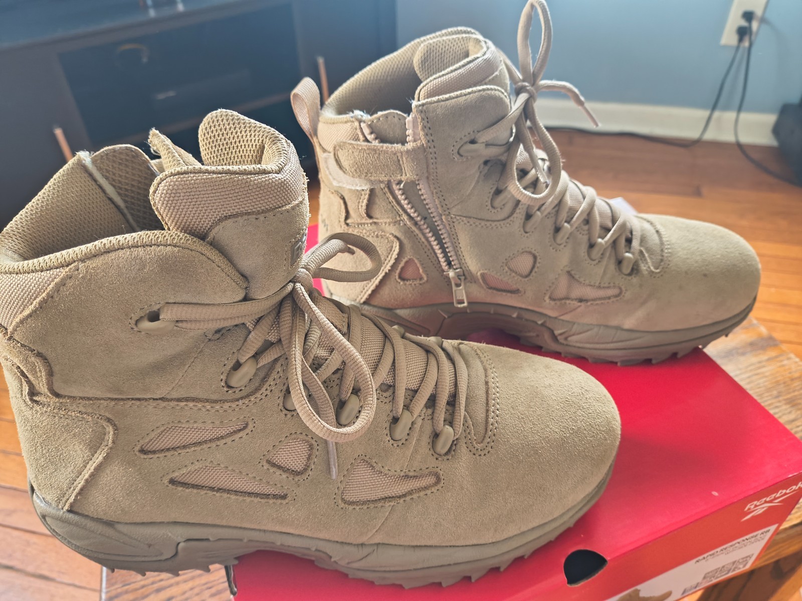 Reebok rapid response 6-in stealth boots with side zipper