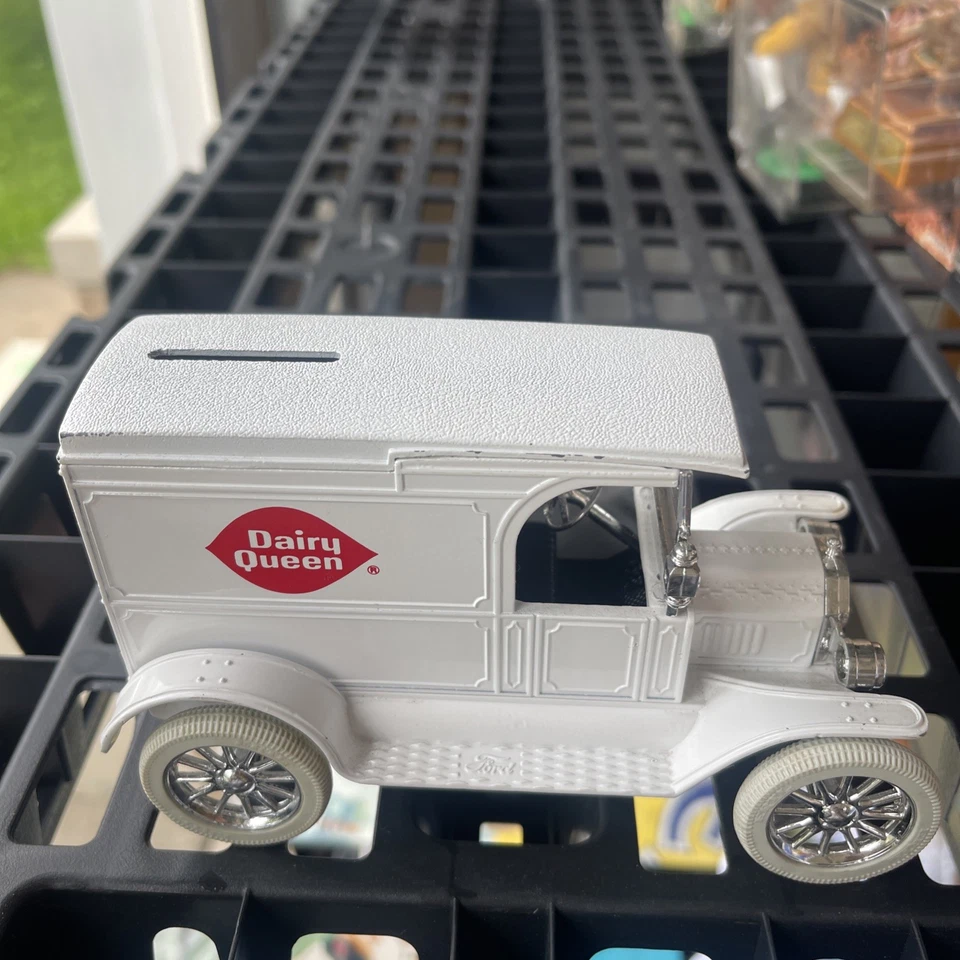 ERTL | Dairy Queen | 1917 Ford Model T Van Bank | Diecast | 1988 Limited | DQ - Image 3 of 4