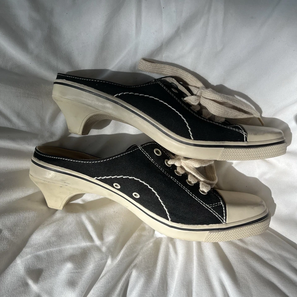 Zapatilla deportiva china lavada de lavandería mula negra blanca tacón de gatito Y2K años 90 para mujer talla 7M Foto 4 de 4