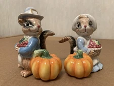 Fitz & Floyd “ It’s Harvest Time“ Pilgrim Chipmunks Salt & Pepper Shaker Set