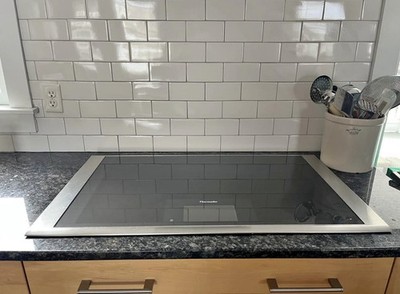 Thermador Freedom 36'' Induction Cooktop CIT36XKB Tested and Cleaned!