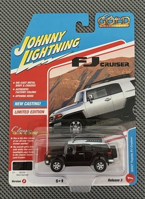 2022 Johnny Lightning Classic Gold Collections 2007 Toyota FJ Cruiser Black NIP