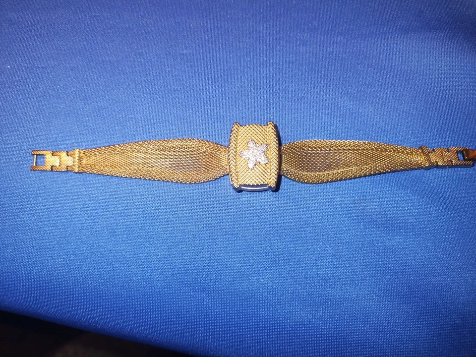 Vintage Anne Klein Diamond Swiss Covered Ladies Watch ** New Battery Runs Great* - Image 2 of 4