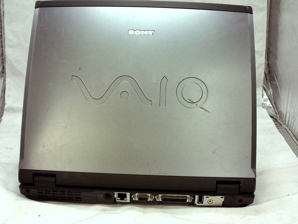 Vintage Sony Vaio PCG-8J1L DOES NOT BOOT Intel Pentium 4 512 Vintage Sony Vaio PCG-8J1L DOES NOT BOOT Intel Pentium 4 512