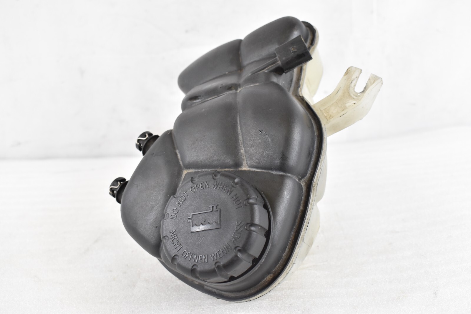 0713 Mercedes W221 S550 CL600 Coolant Reservoir Overflow Expansion