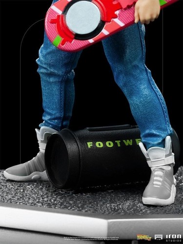 Iron Studios 1:10 Marty McFly - Back to the Future Part II - Art Scale Statue - Picture 6 of 10
