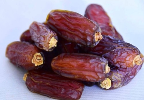 Premium Freshly Harvested Mabroom Dates Authentic Taste of Madinah, Saudia 400g - Picture 4 of 7