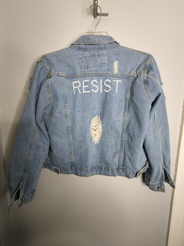 Handmaids Tale & Hulu Promo "Resist" Denim Jacket Size L Distressed Embroidered - Picture 2 of 6
