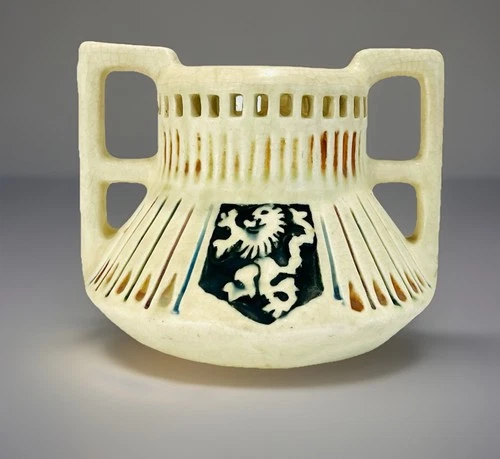 Weller Pottery Creamware 1910-20 Art Nouveau Cameo Coat Of Arms Vase RARE FIND!