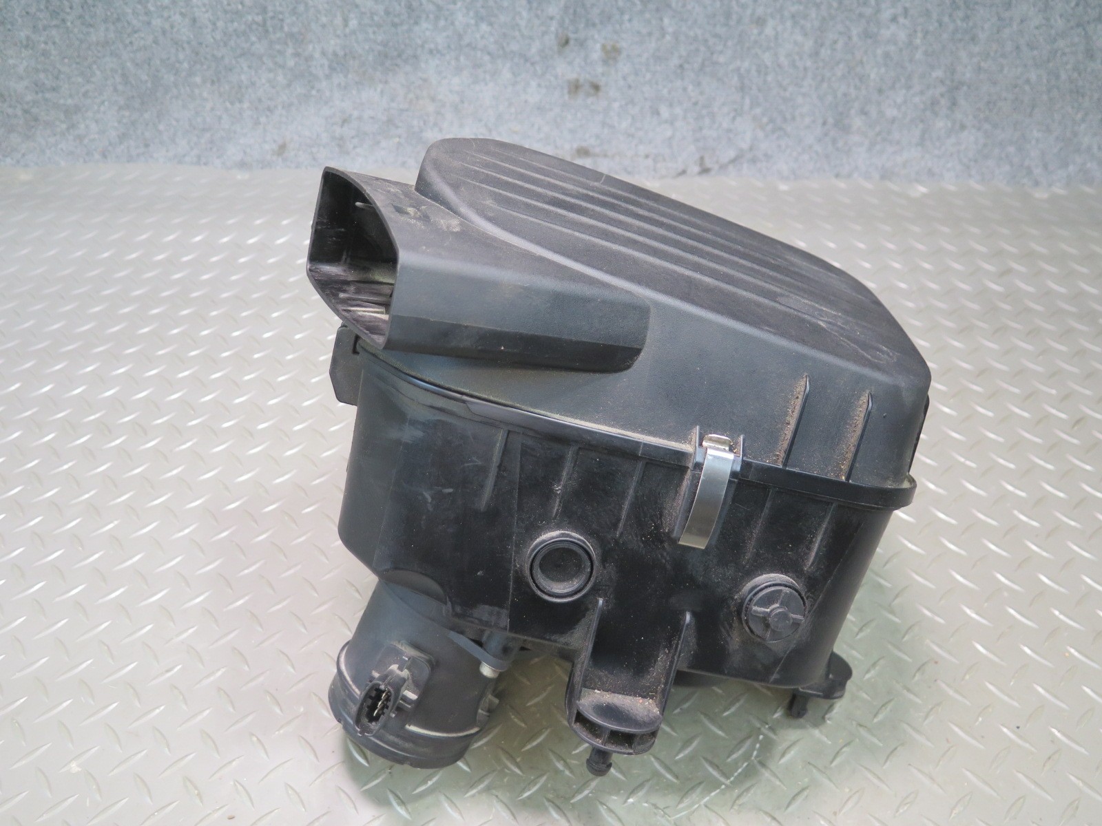 2014-2020 MASERATI GHIBLI M157 SQ4 3.0L ENGINE LEFT AIR CLEANER FILTER BOX