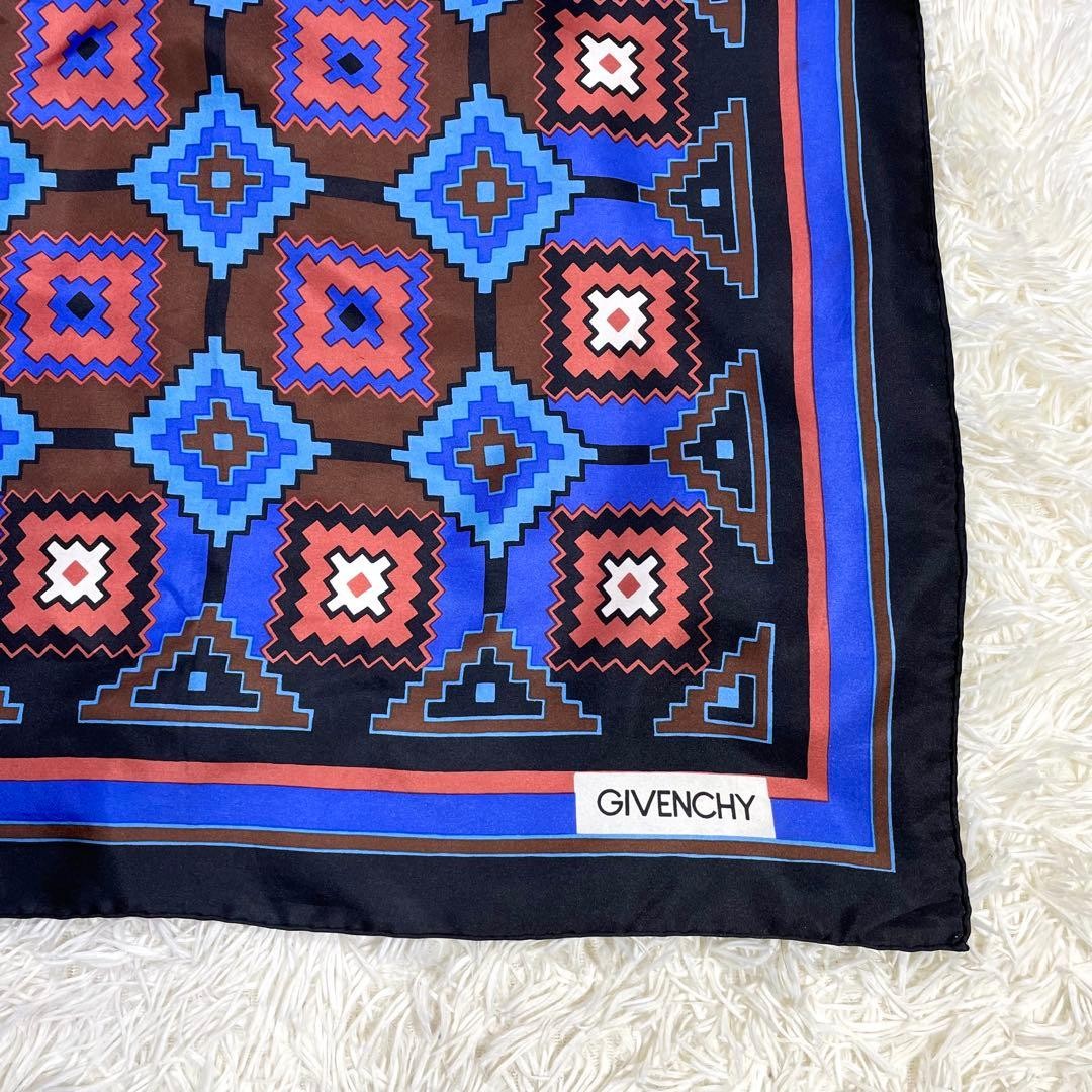 Givenchy All-Over Geometric Pattern Scarf 65x66cm… - image 5