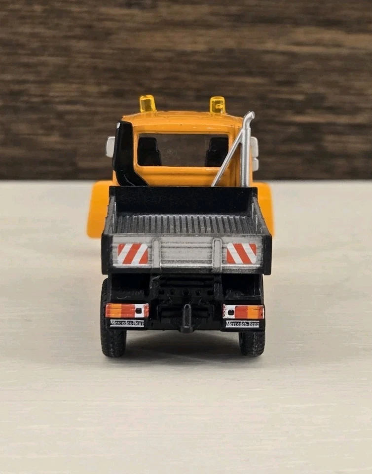 Unimog U300 Truck w/Snow Plow Orange Diecast 1:87 HO Scale - Image 3 of 4