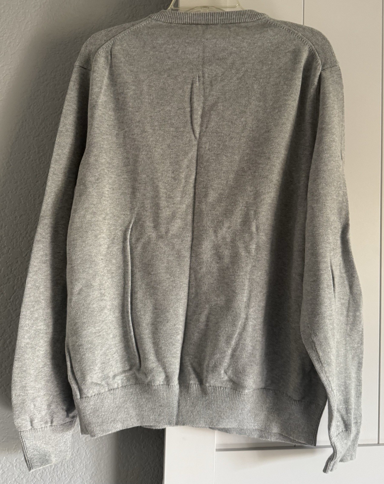 Amazon Essentials Mens Large Gray Pullover Vneck … - image 2