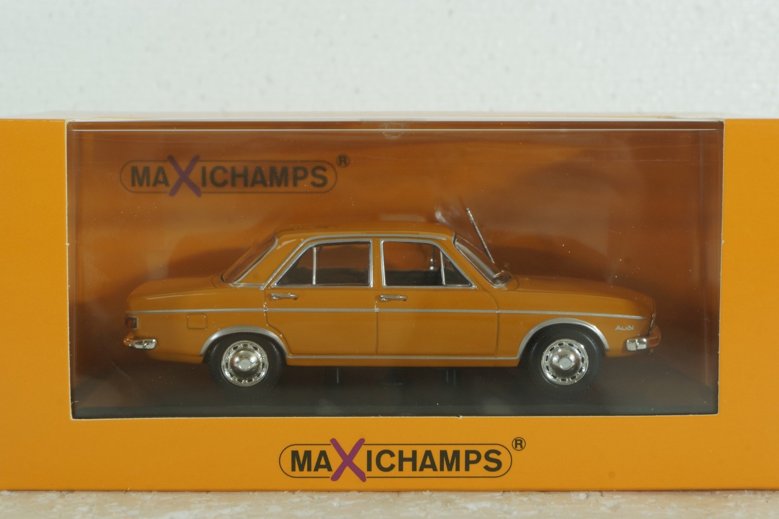 Minichamps Audi 100 1969 1:43 940019100